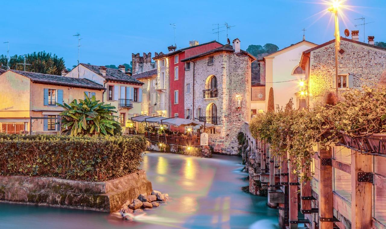 Il Borghetto Vacanze Nei Mulini Валеджо-суль-Минчо Экстерьер фото