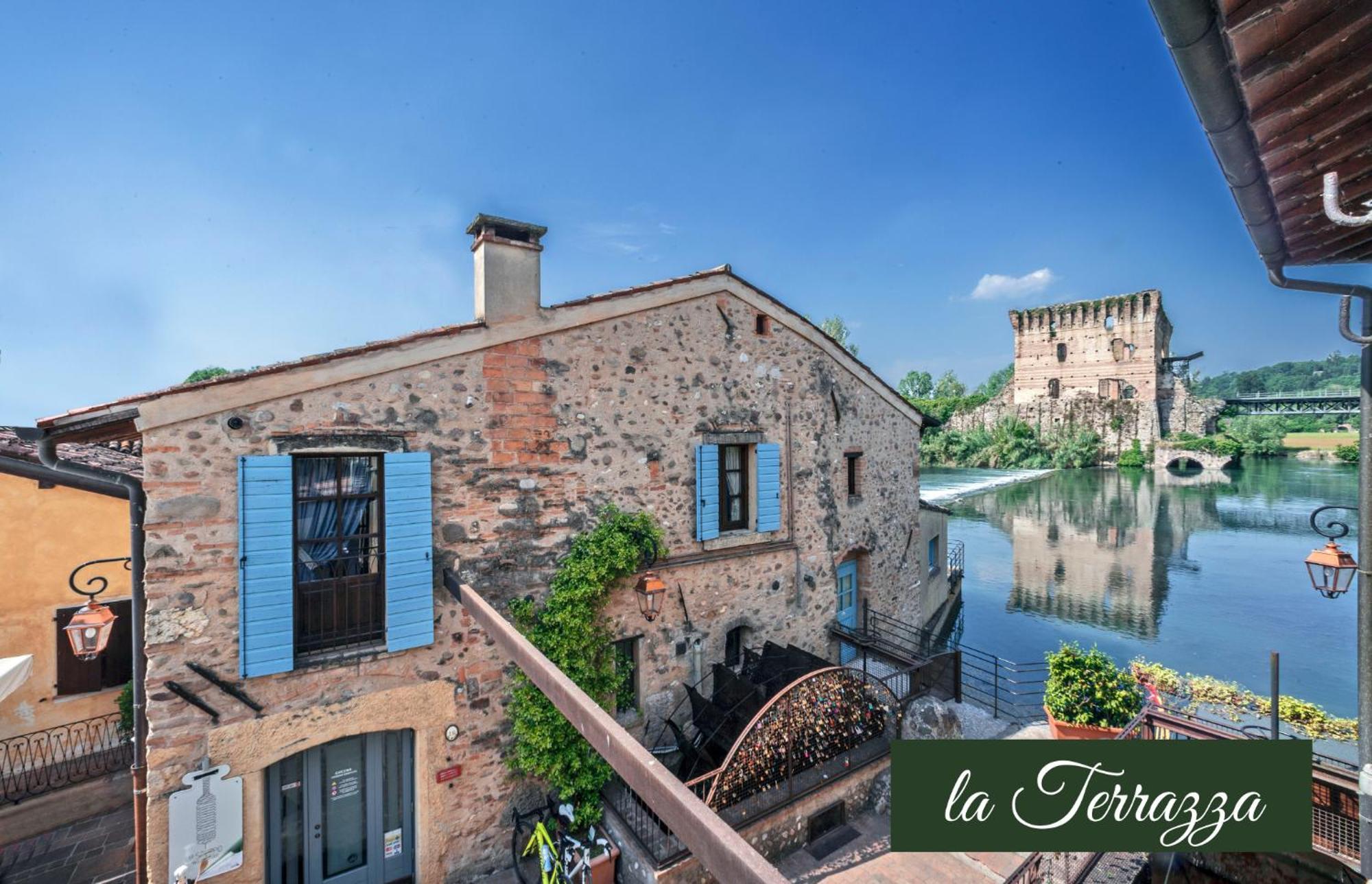 Il Borghetto Vacanze Nei Mulini Валеджо-суль-Минчо Экстерьер фото