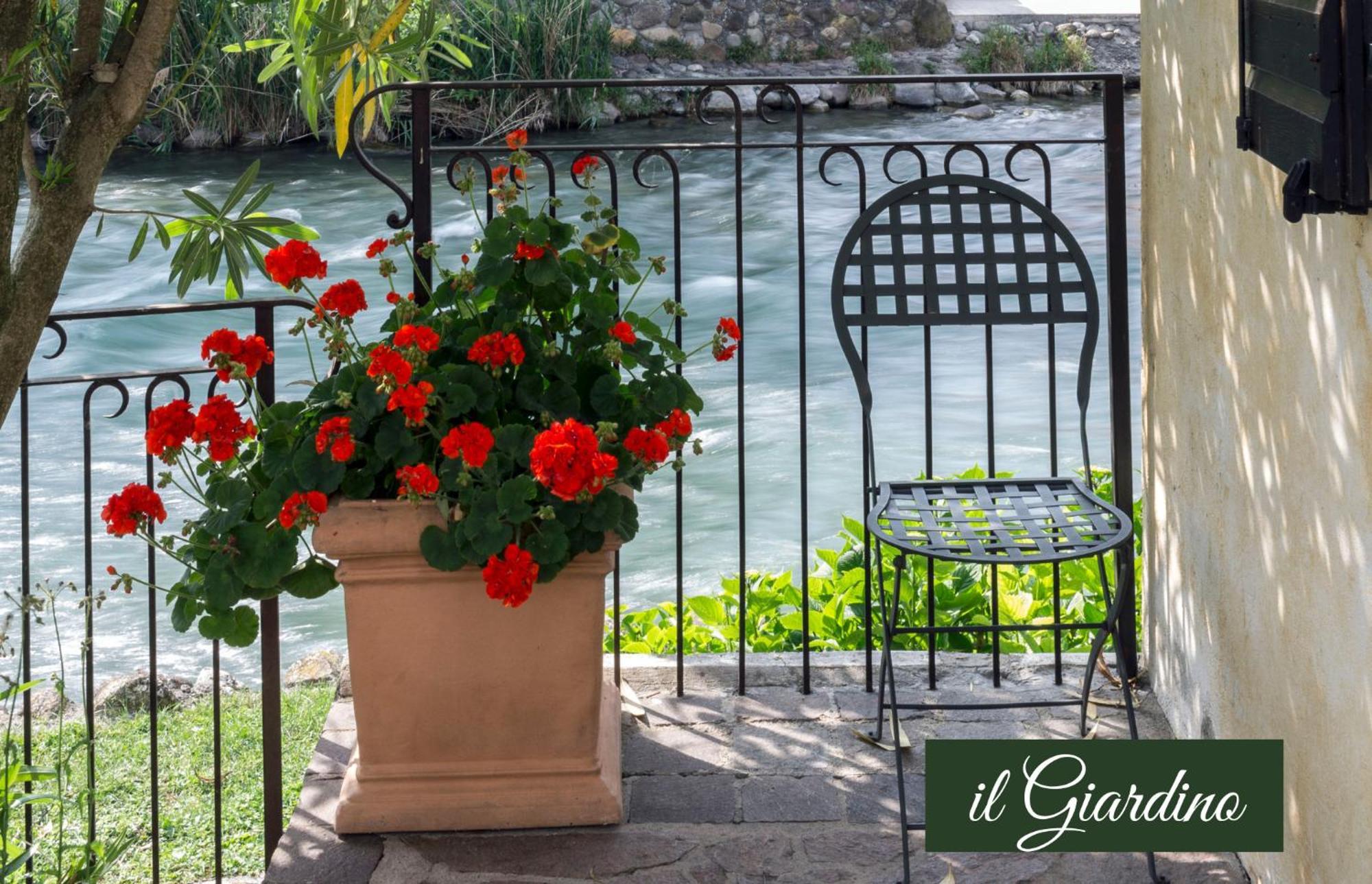 Il Borghetto Vacanze Nei Mulini Валеджо-суль-Минчо Экстерьер фото