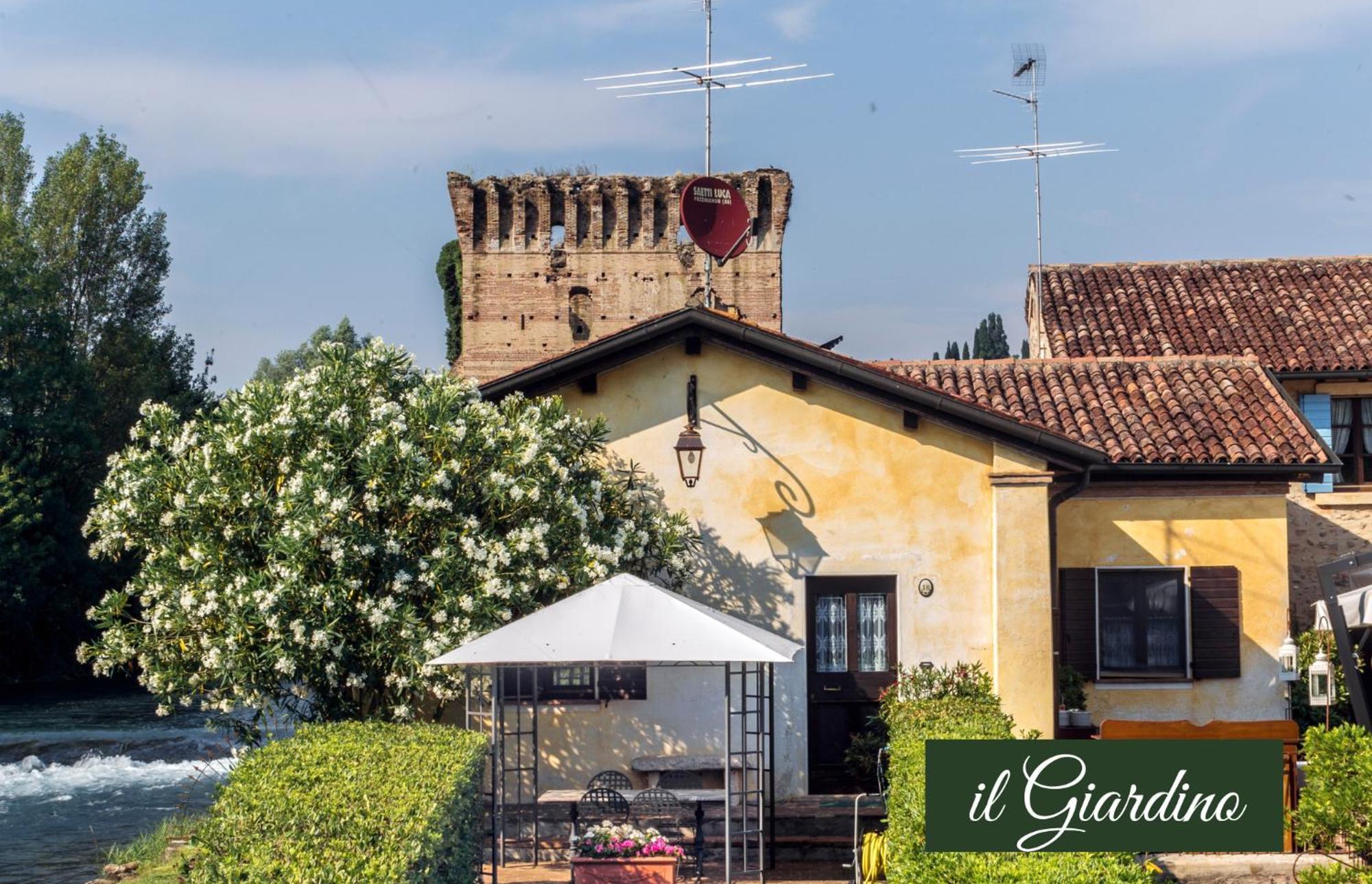 Il Borghetto Vacanze Nei Mulini Валеджо-суль-Минчо Номер фото